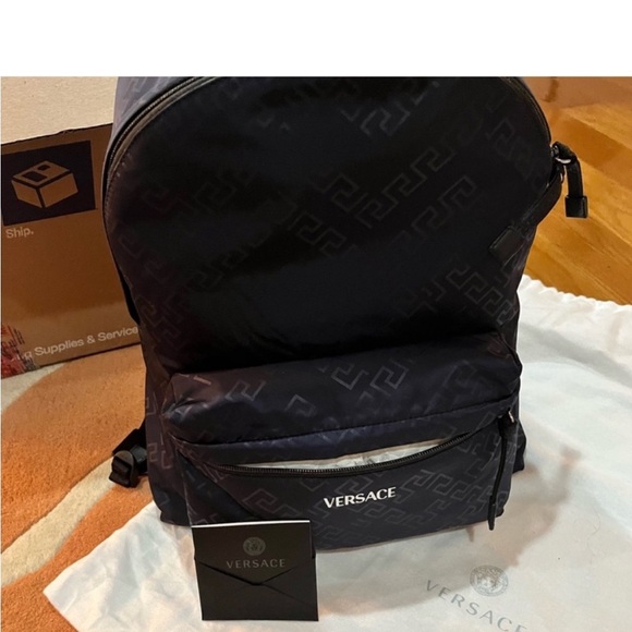 Versace back back - Picture 6 of 7